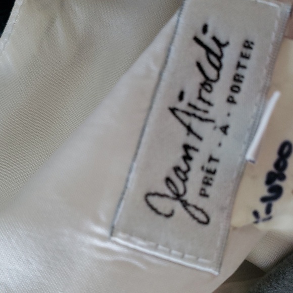 UNIQUE Canadian Designer Sleeveless Top - Picture 7 of 7